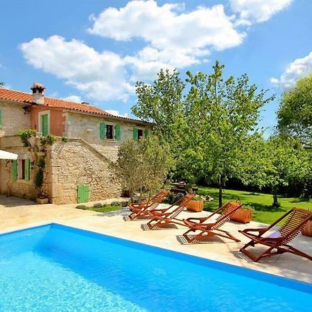 Villa Violica, Karnevali Žminj Esterno foto
