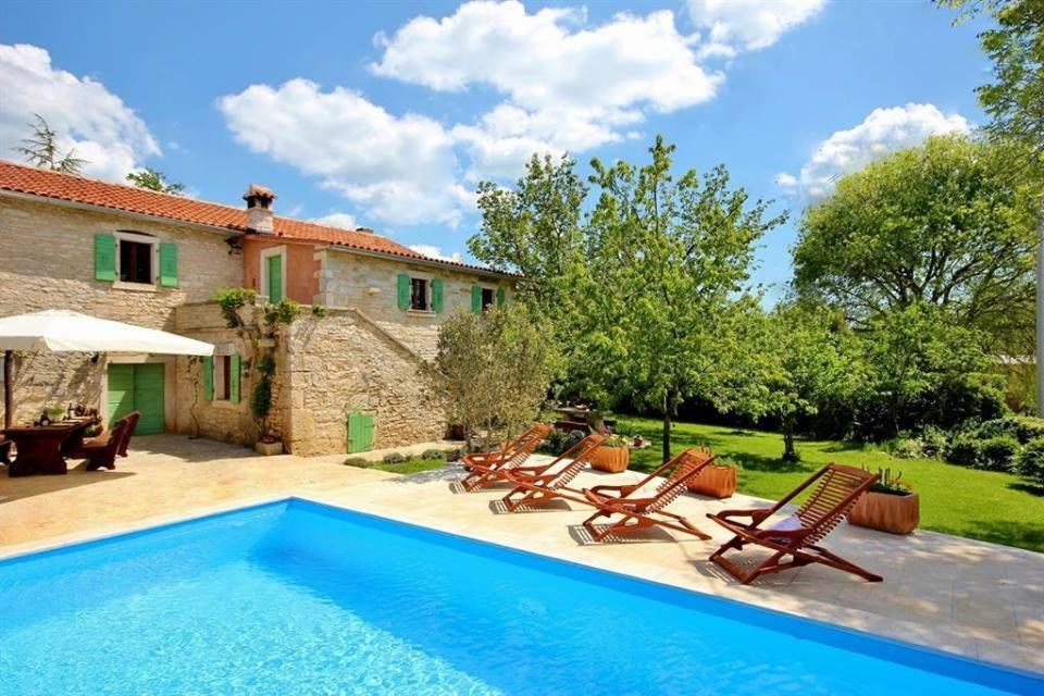 Villa Violica, Karnevali Žminj Esterno foto